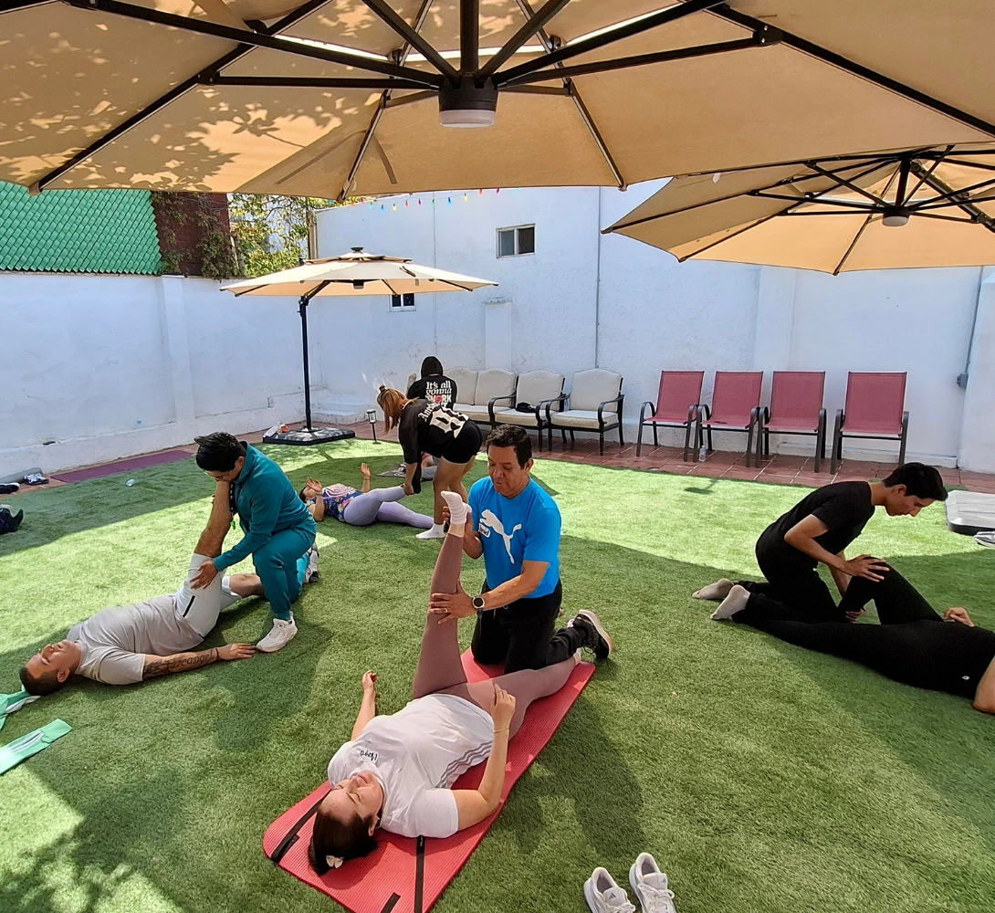 Práctica en campo durante la sesión de formación